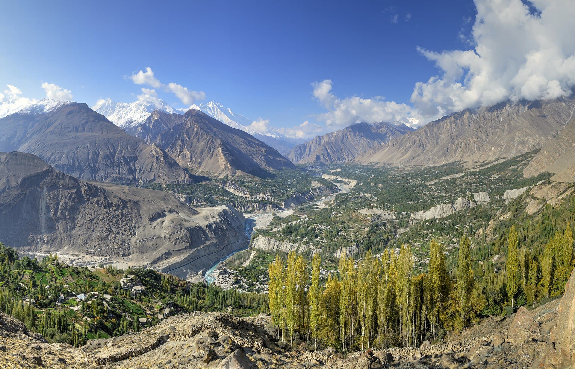 Hunza Valley Travel Guide (2026): Costs, Itinerary & Things to Do