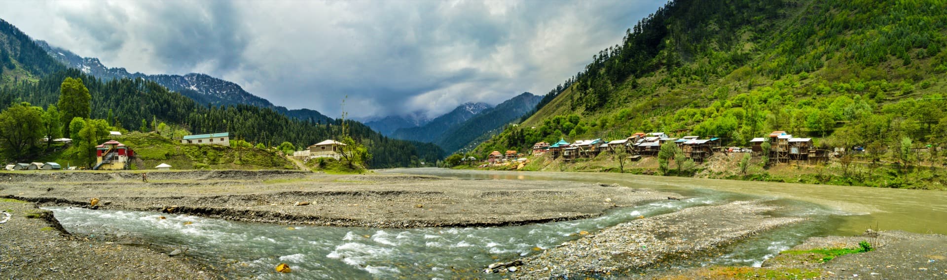 Neelum Valley Travel Guide (2026): Lakes, Arang Kel & Route